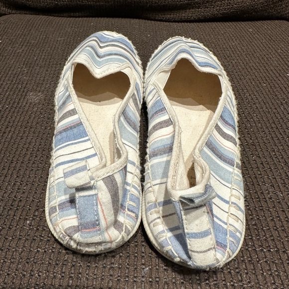 Size 9 Rocket Dog Striped Flats - Picture 2 of 3